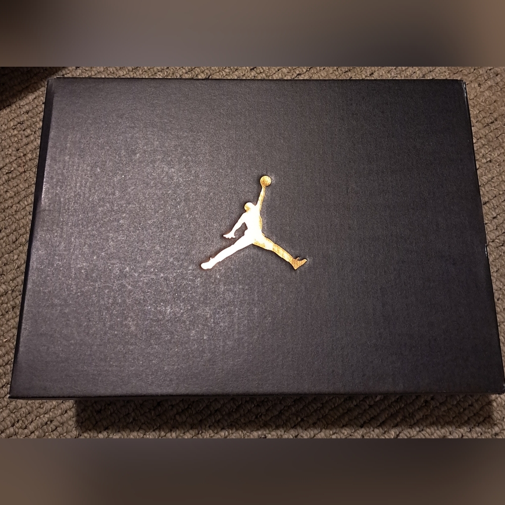 Nike, Jordan Men's Shoes Black and Green - Picture 4 of 14